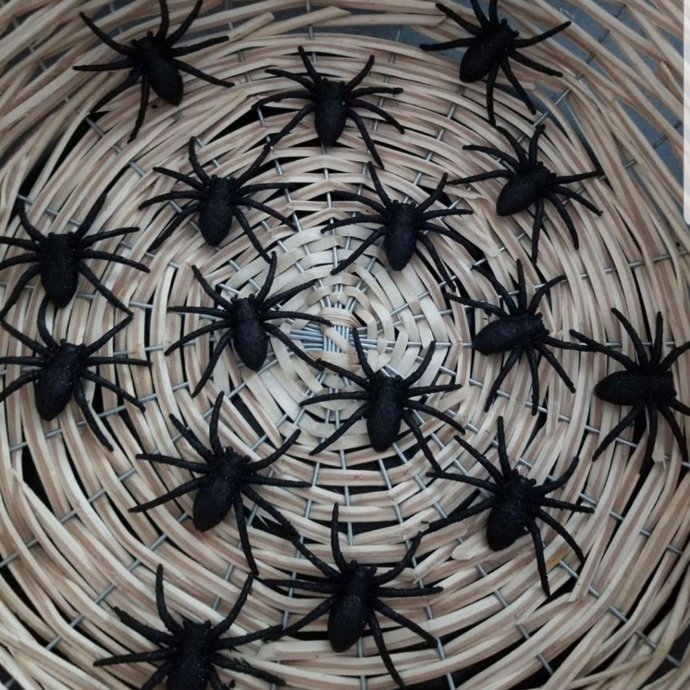 Faux 🍁🍂 Bundle of (16) Black glittery spiders, perfect for crafts or fillers.